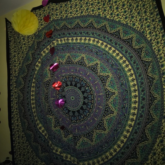 💛 tapestry 💛 - Picture 1 of 1